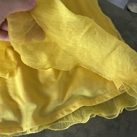 LIKE NEW Studio M Sleeveless Top - Picture 8 of 11